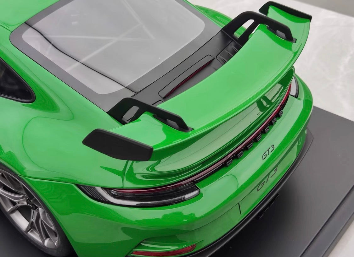GT Spirit 1/8 Porsche 911 (992) GT3 Green Resin Model