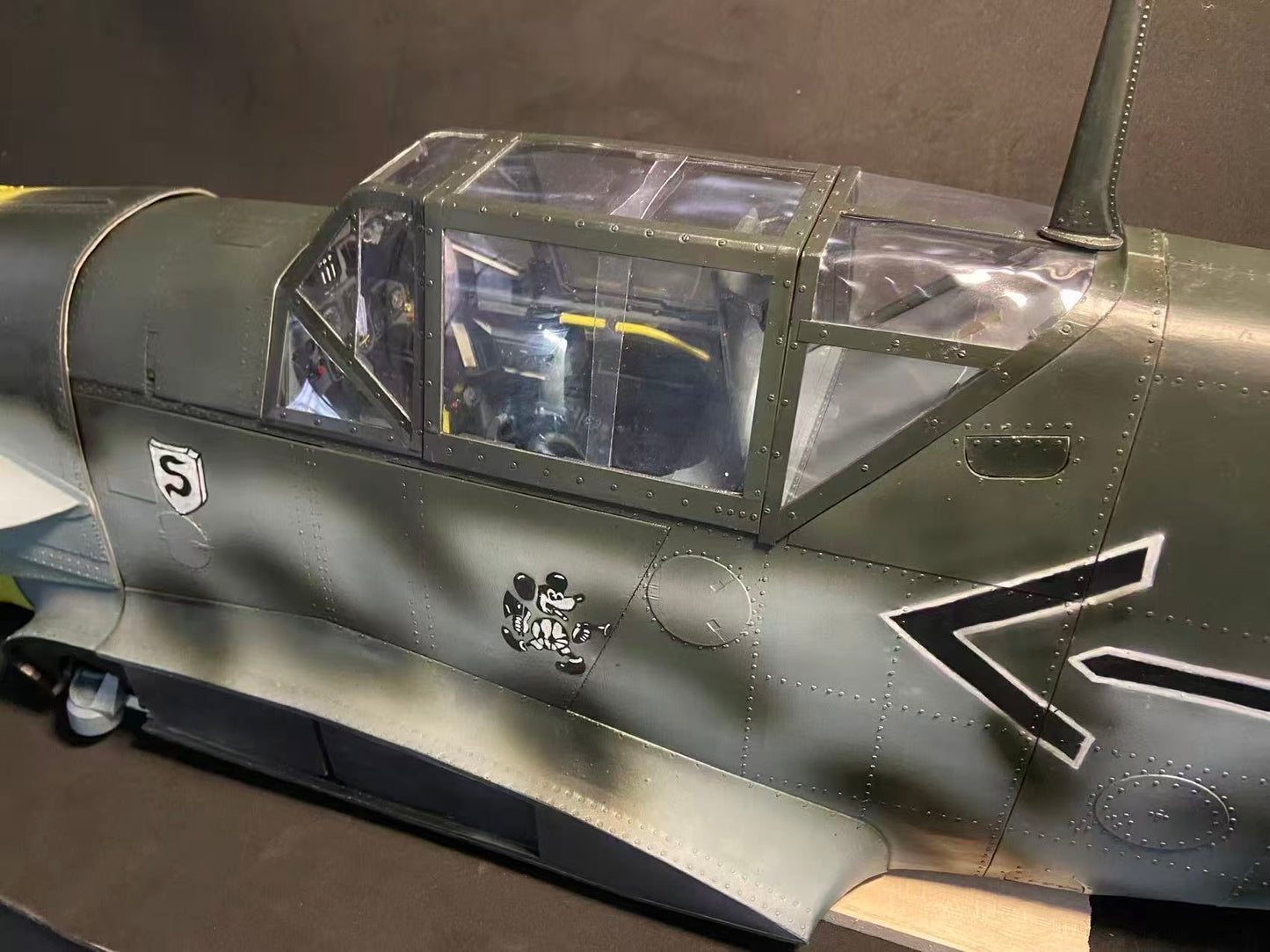 Pre-Order BF-109G-6 1/6 Scale Museum Display Cockpit Scene Hartmann / Galland Tribute Edition