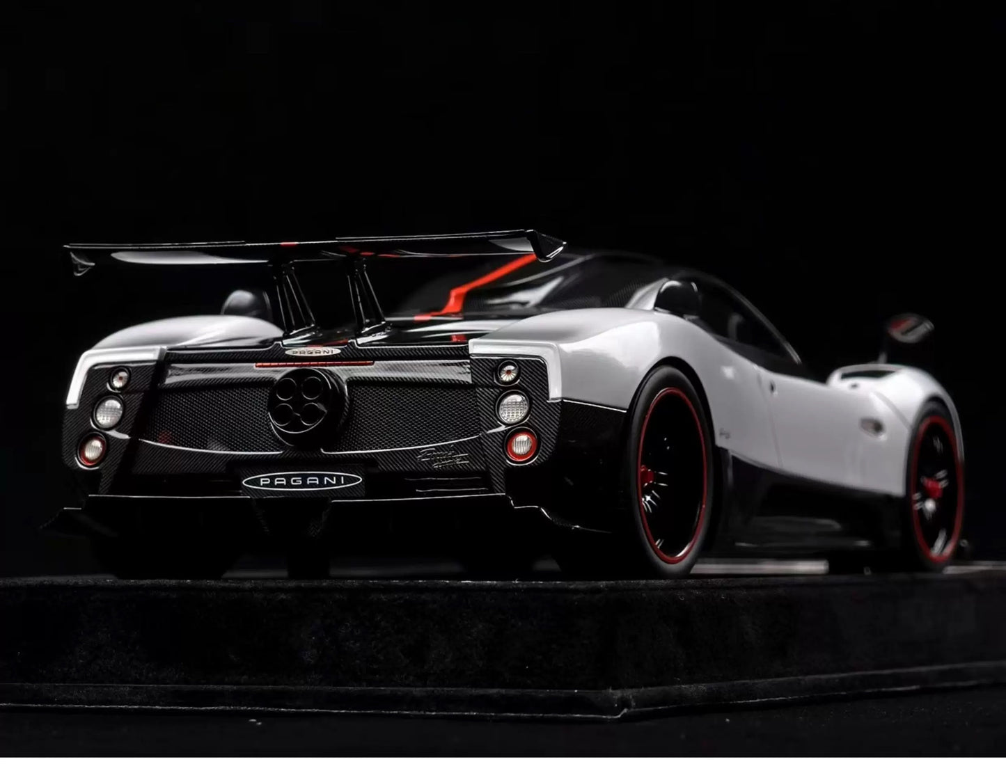 HH Model 1/18 Pagani Zonda Cinque White Carbon Resin Model