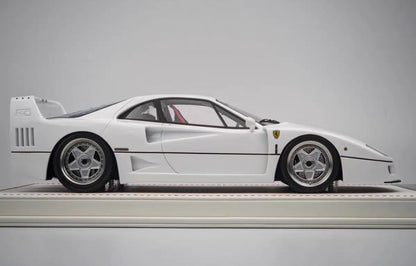 Davis & Giovanni 1/18 Ferrari F40 Resin Model – Italian Tricolore Livery – Collector Edition on Leather Base