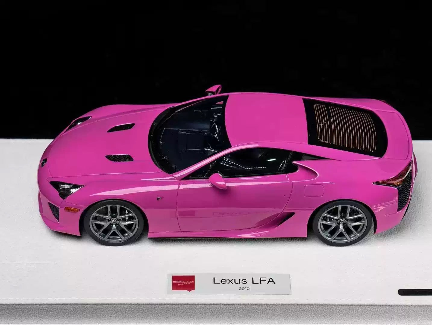 Make Up 1/18 Lexus LFA 2010 Pink Resin Model