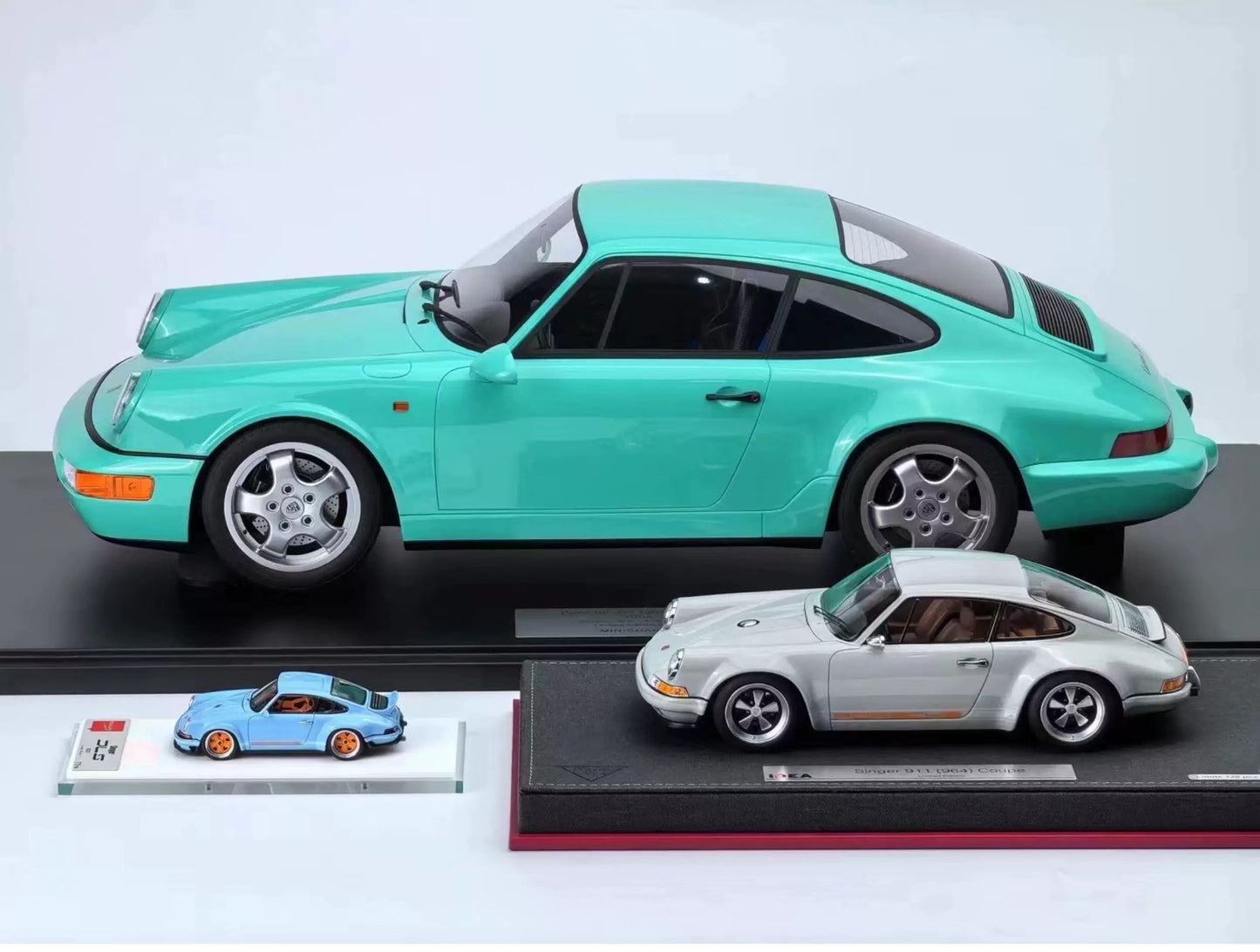 MINICHAMPS 1/18 Porsche 911 (964) Carrera RS Resin Model