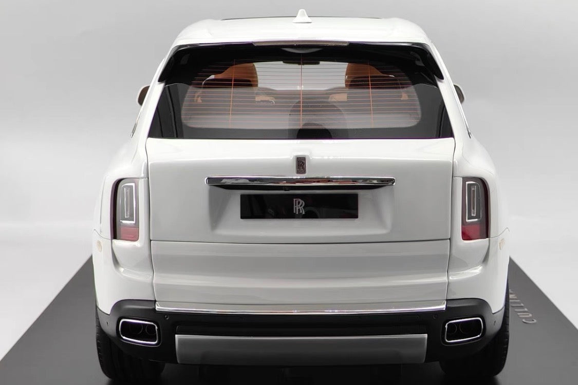 1/8 Rolls-Royce Cullinan Resin Model with Sunroof & Lighting