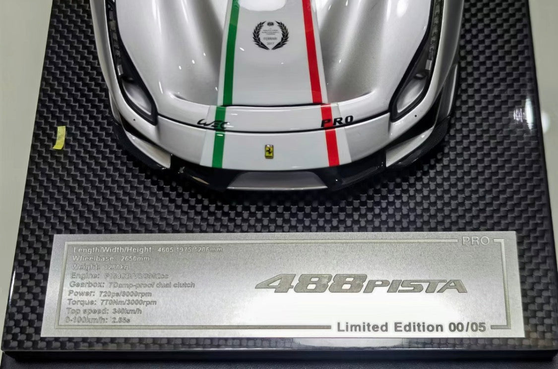 DM PRO 1/18 Ferrari 488 Pista Fully Open Resin Silver Carbon Base 00/05