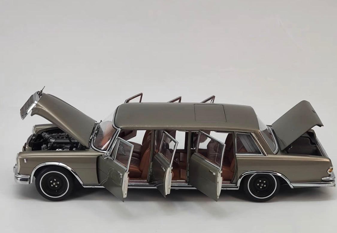 CMC 1/18 Mercedes-Benz Pullman Limousine Gold Sunroof Diecast Model