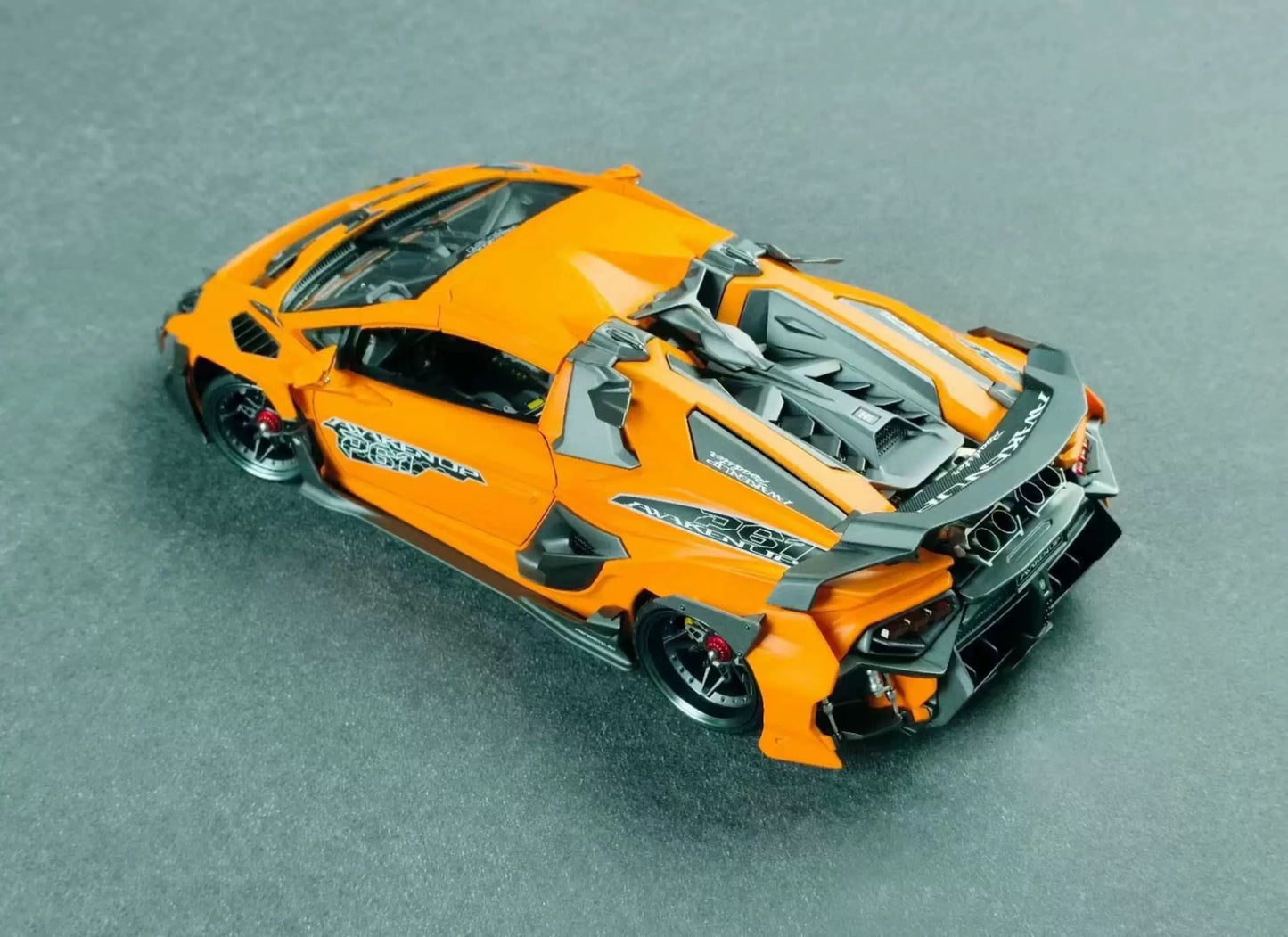 DreamWalkers 1/18 Lamborghini Huracan Resin Model