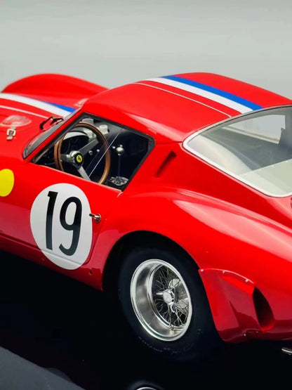 Amalgam 1/18 Ferrari 250 GTO #19 Resin Model