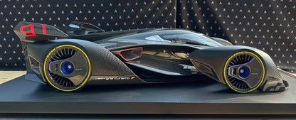 Amalgam 1/8 McLaren Ultimate Vision Gran Turismo Noir De Noir Signed Edition