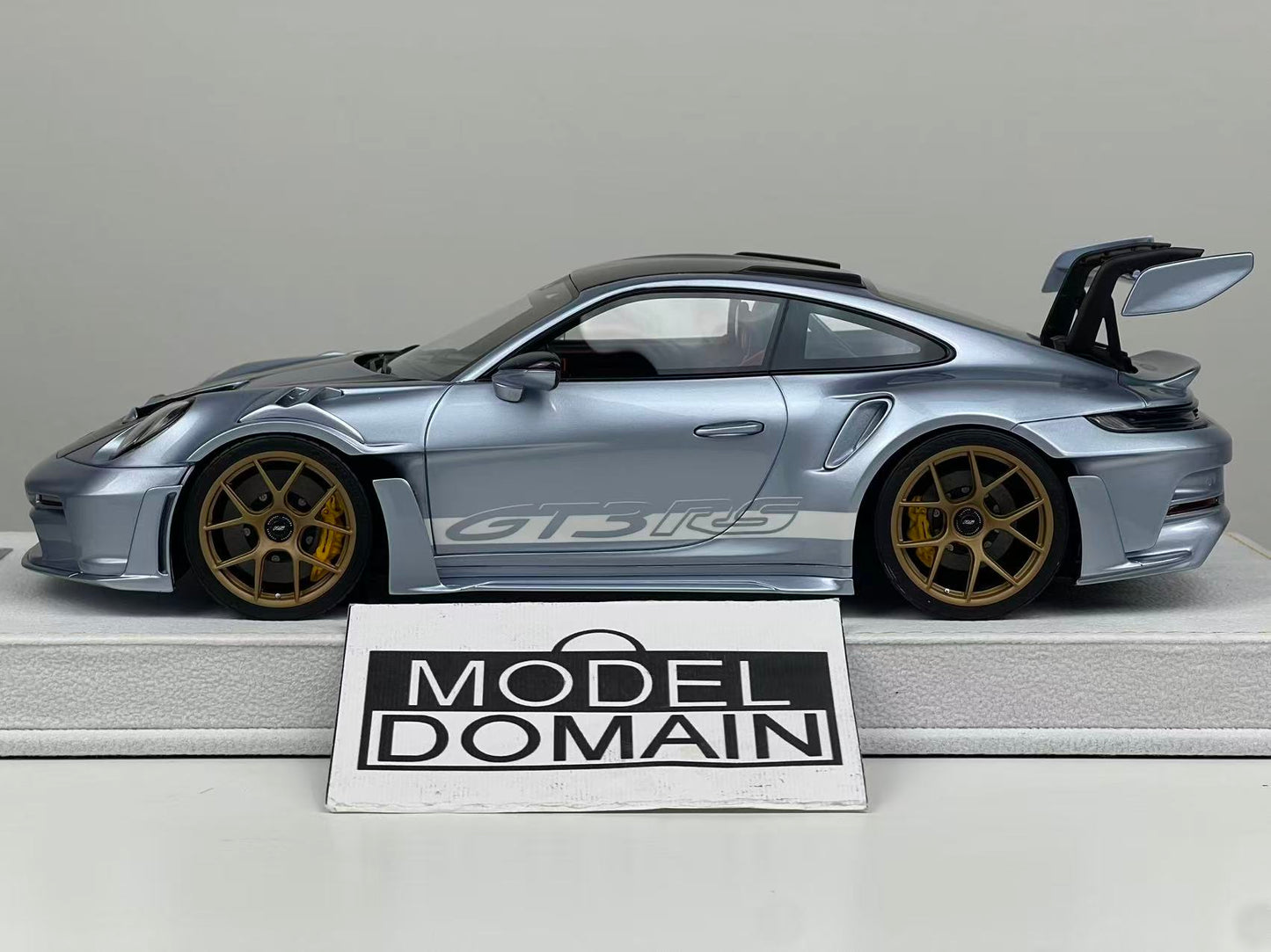 HH 1/18 Porsche 911 GT3 RS 992 Ice Blue Private Commission – Air Shipping
