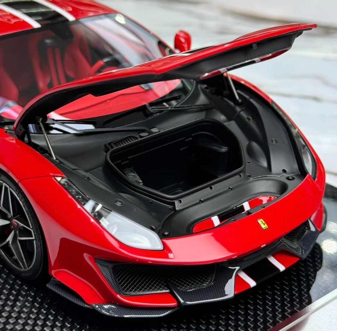 DM Model 1/18 Ferrari 488 Pista Fully Open Resin Limited Edition