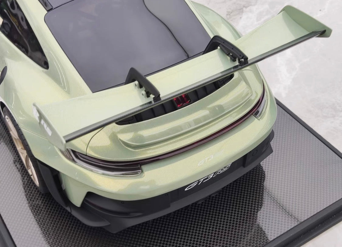 DINOMODEL 1/8 Porsche 992 GT3 RS “Bamboo Green” Resin Model