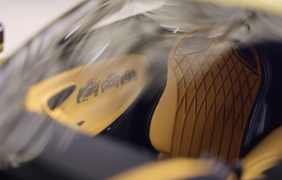 HH 1/18 Bugatti Chiron Golden Era Black Gold Resin Model Limited Edition