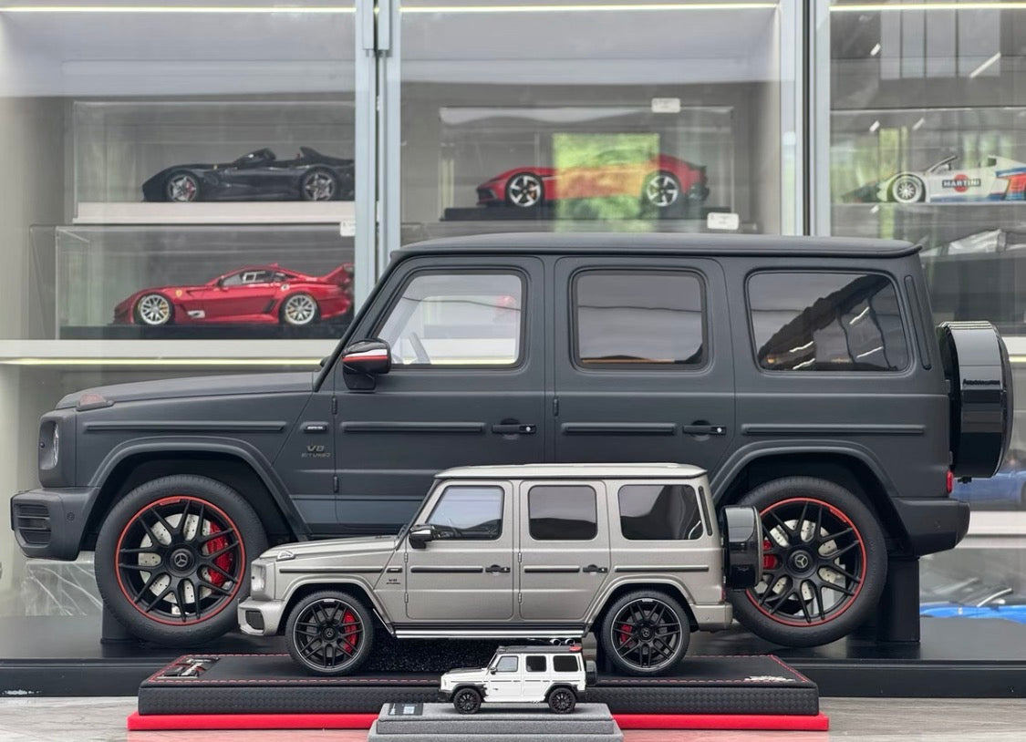 Minichamps 1/8 Mercedes-AMG G63 Resin Model Matte Black Limited Edition