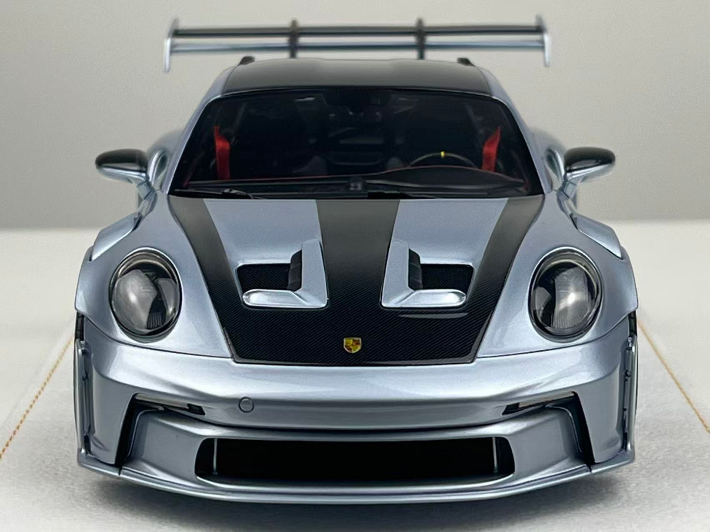 HH 1/18 Porsche 911 GT3 RS 992 Ice Blue Private Commission – Air Shipping