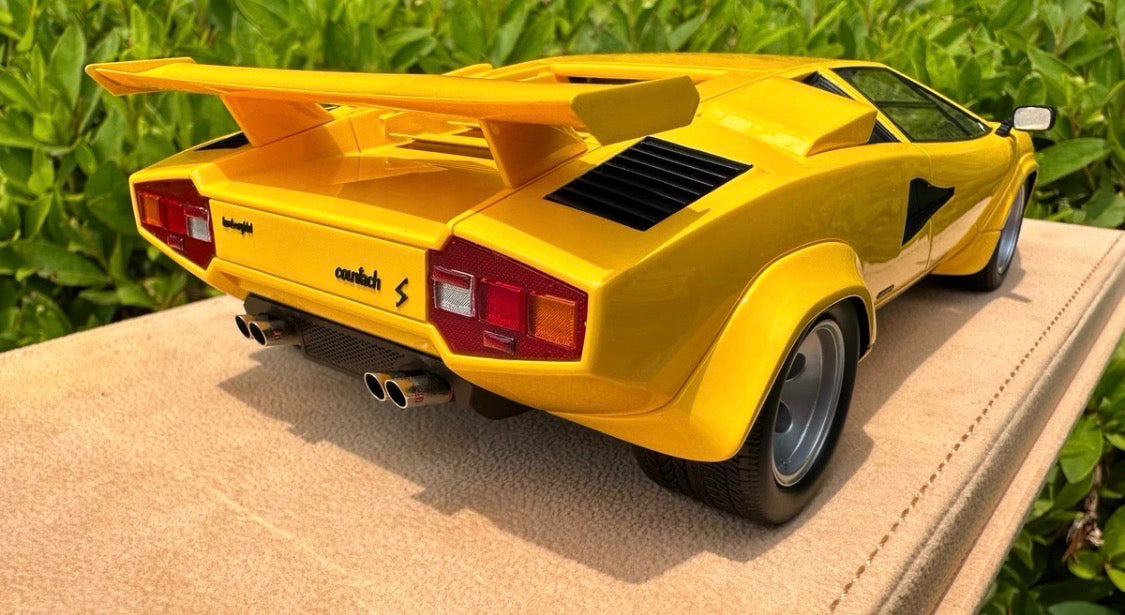 Make Up Lamborghini Countach LP400S Yellow 1/18 Resin Model