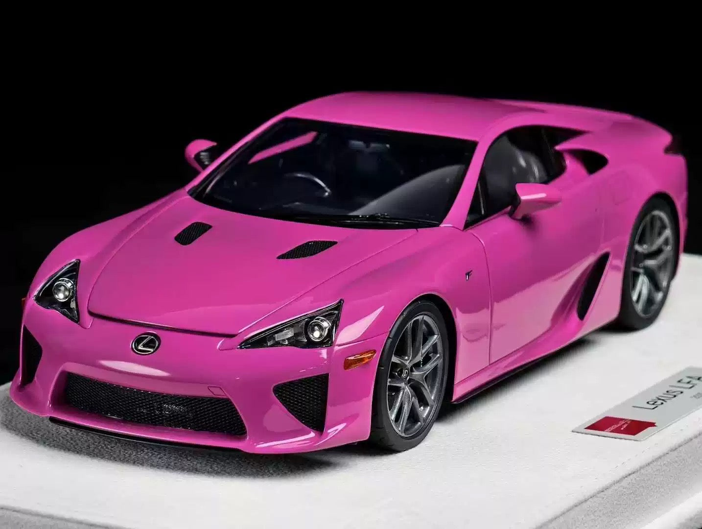 Make Up 1/18 Lexus LFA 2010 Pink Resin Model