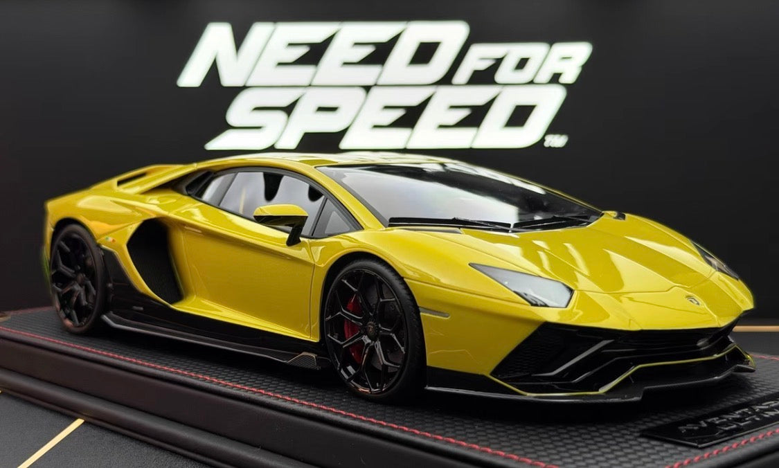 MR 1/18 Lamborghini Aventador LP780-4