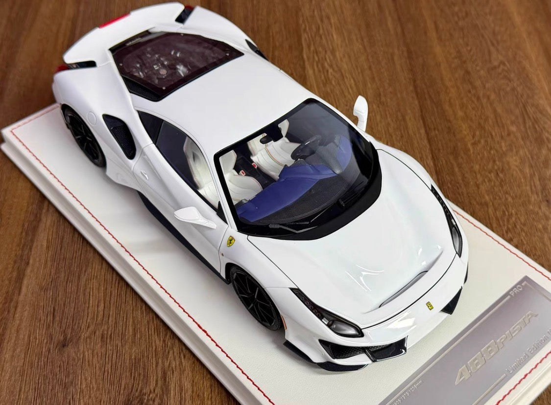 DM Model 1/18 Ferrari 488 Pista Fully Open Resin White Model