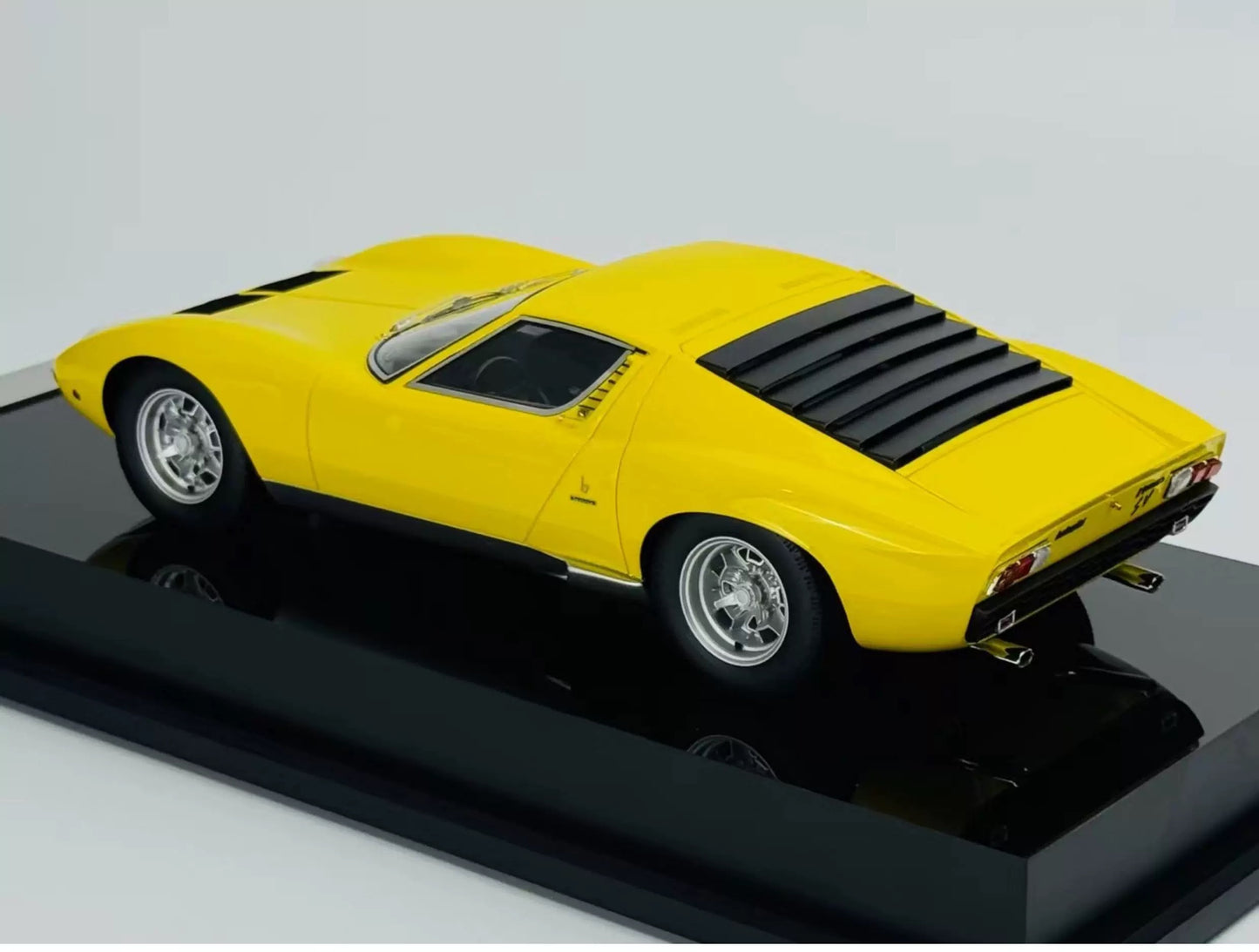 Amalgam 1/18 Lamborghini Miura P400 SV Resin Model