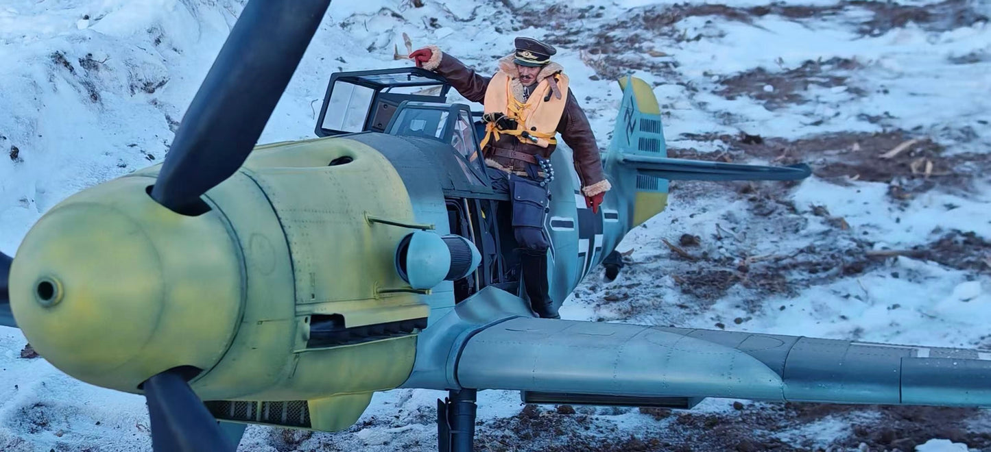 Pre-Order BF-109G-6 1/6 Scale Museum Display Cockpit Scene Hartmann / Galland Tribute Edition