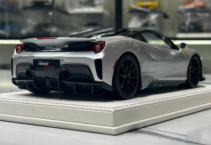 DM DinoModel 1/18 Ferrari 488 Pista Fully Open Resin Silver No.01