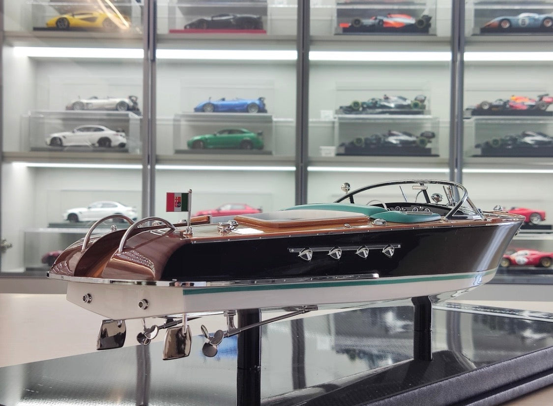 VMB 1/18 Riva Aquarama Classic Speedboat Replica Display Model