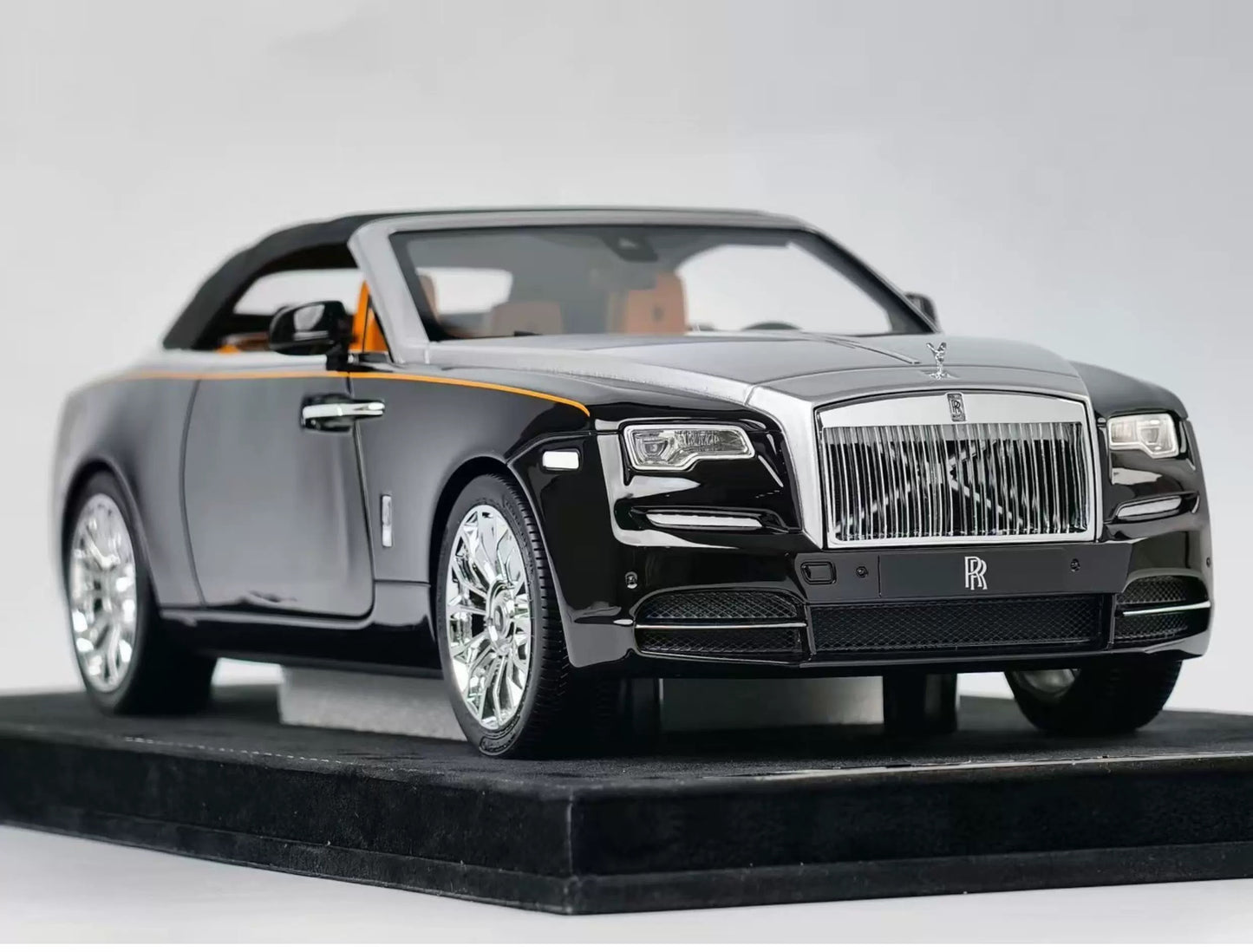 HH 1/18 Rolls-Royce Dawn Black & Silver Two-Tone Resin Model