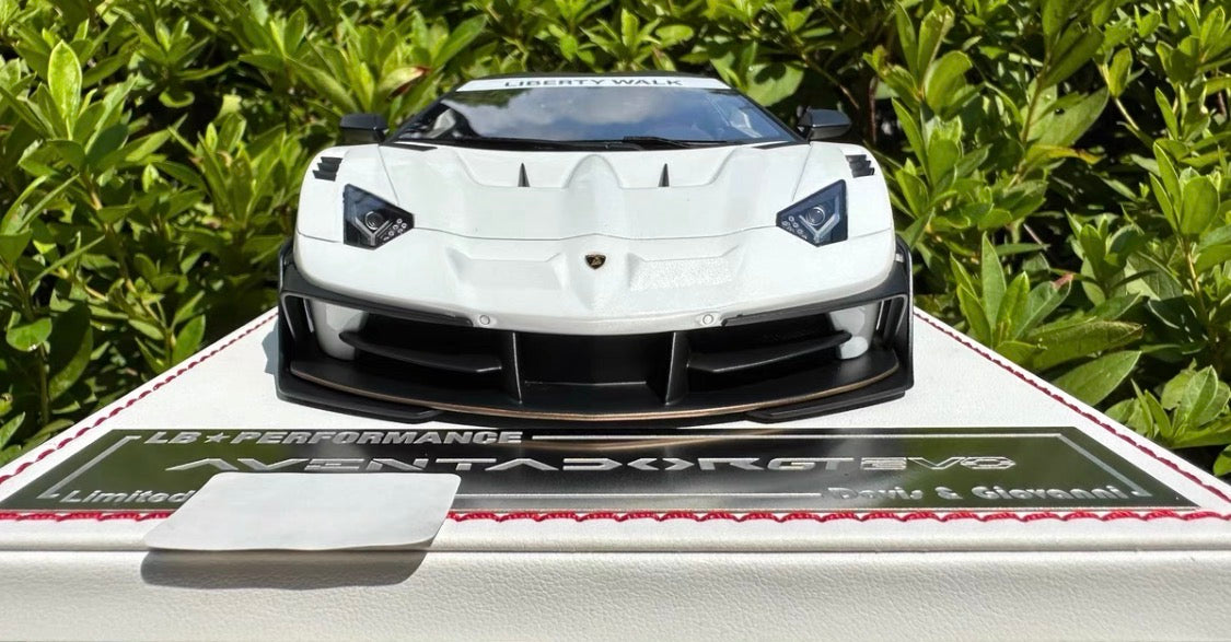 Davis & Giovanni Lamborghini Aventador Liberty Walk White 1/18 Resin Model