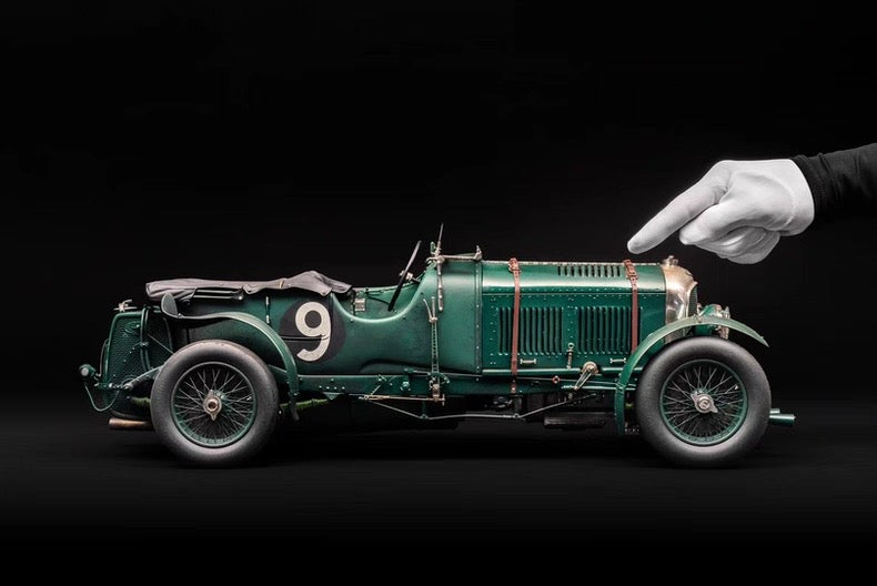 Amalgam 1:18 Bentley Blower Le Mans Vintage Racing Car Resin Model