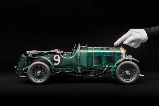 Amalgam 1:18 Bentley Blower Le Mans Vintage Racing Car Resin Model