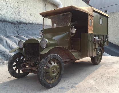 1/6 Scale WWII U.S. Ford Military Truck Model