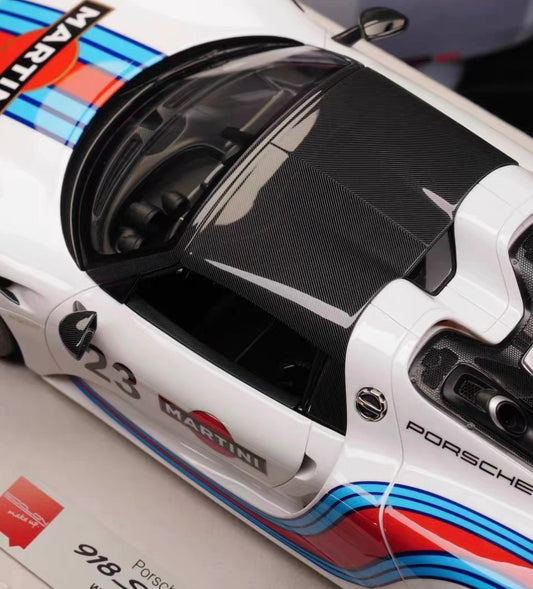 Make Up Porsche 918 Spyder Weissach Package Martini 2011 1/18 Resin Model