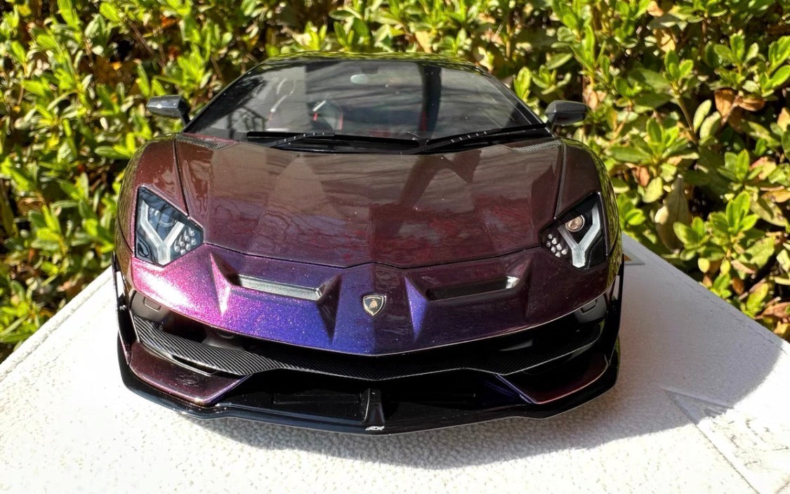 Make Up Lamborghini Aventador SVJ Chameleon Purple 1/18 Resin Model