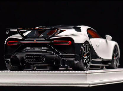 Davis & Giovanni 1/18 Bugatti Chiron Pur Sport “Red Dragon” – White/Orange – Limited to 20