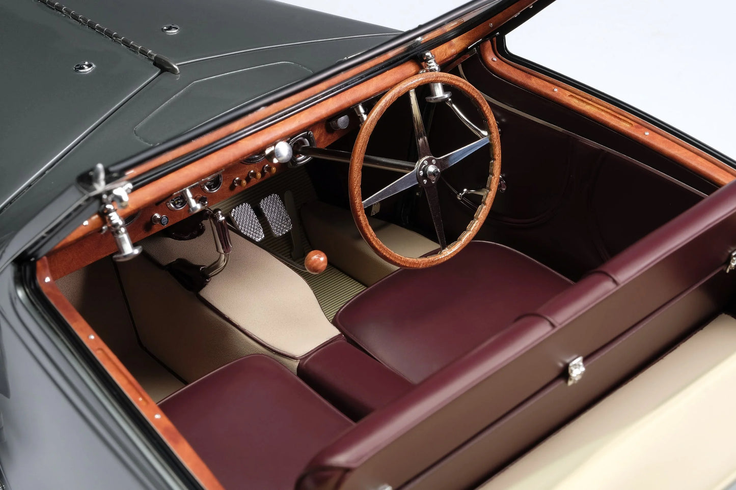 Amalgam 1/8 Bugatti Type 57SC Gangloff Roadster