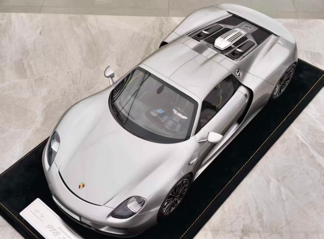 HH Model 1/8 Porsche 918 Spyder Silver Resin Model