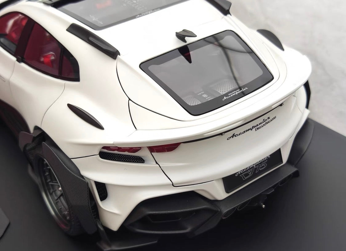 Dreamwalkers 1/18 Ferrari Accompanier D775 Pearl White Resin Model