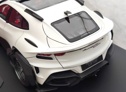 Dreamwalkers 1/18 Ferrari Accompanier D775 Pearl White Resin Model