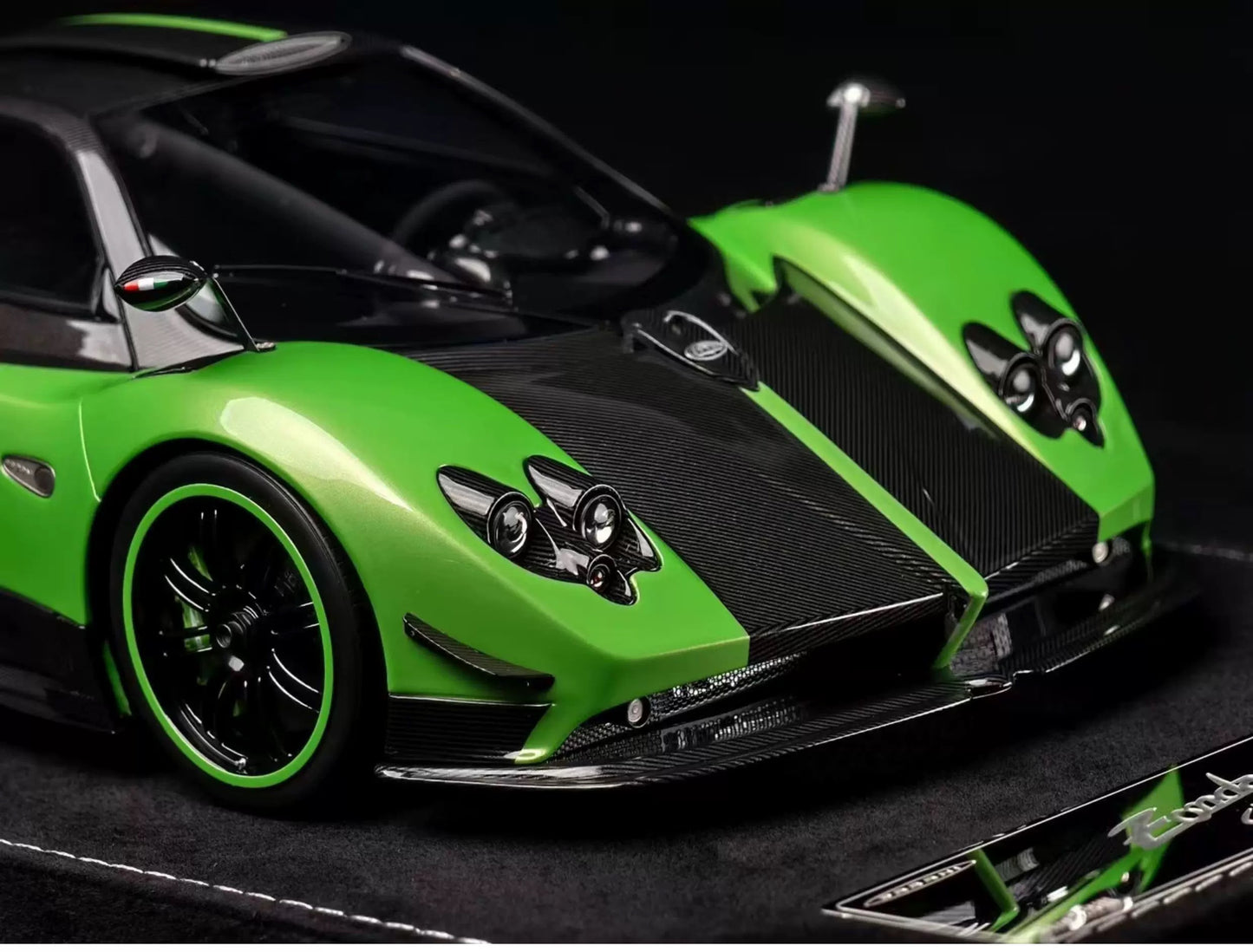 HH Model 1/18 Pagani Zonda Cinque Resin Model Green Carbon