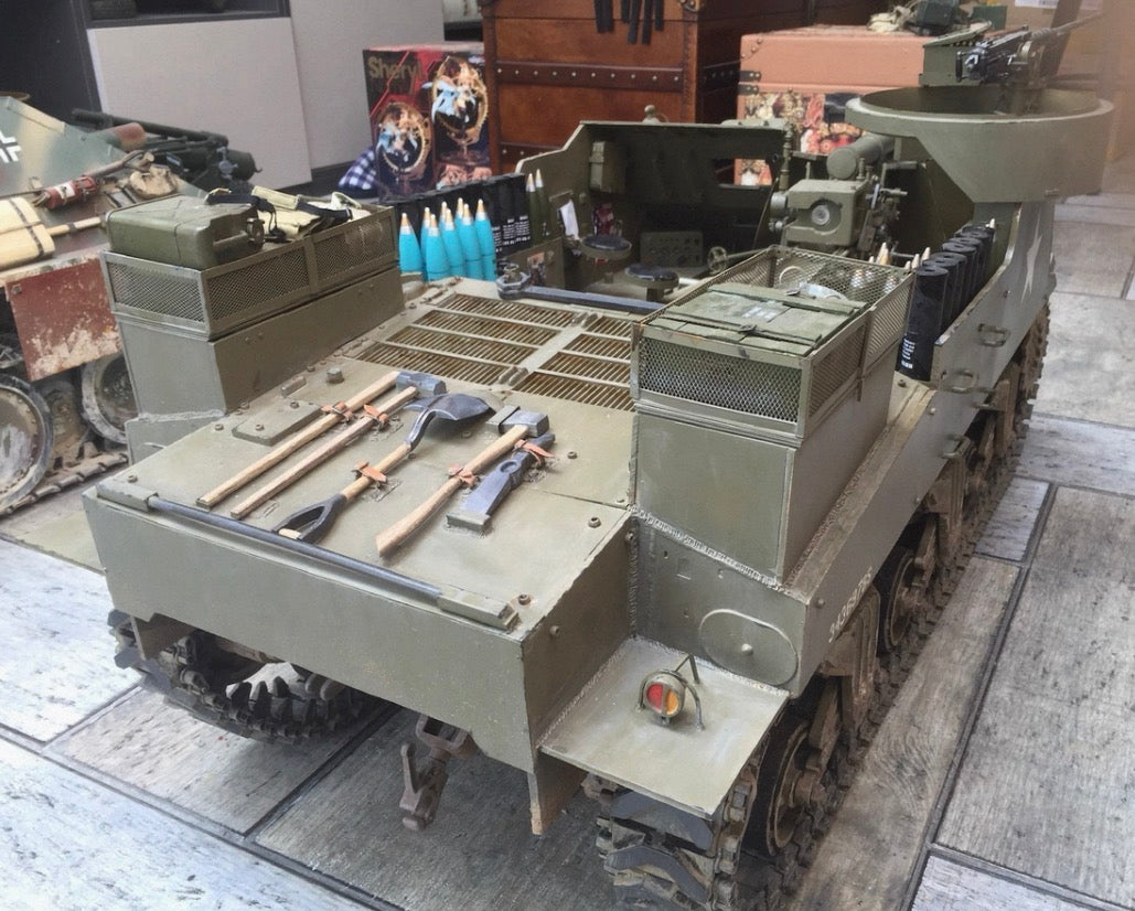 1/6 M7 Priest 105mm Self-Propelled Howitzer Model
