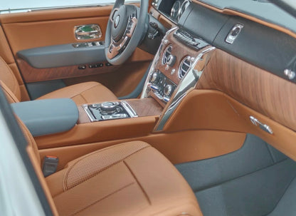 1/8 Rolls-Royce Cullinan Resin Model with Sunroof & Lighting