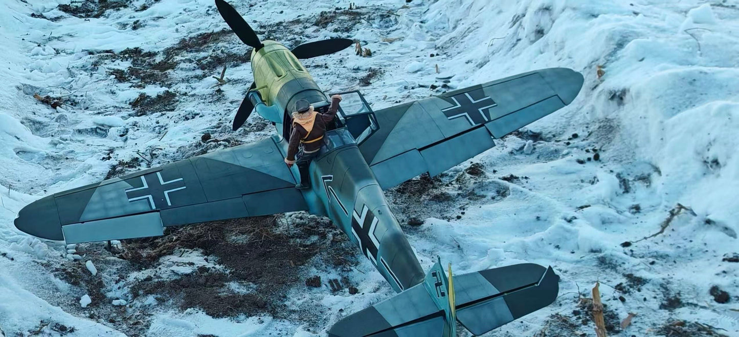 Pre-Order BF-109G-6 1/6 Scale Museum Display Cockpit Scene Hartmann / Galland Tribute Edition