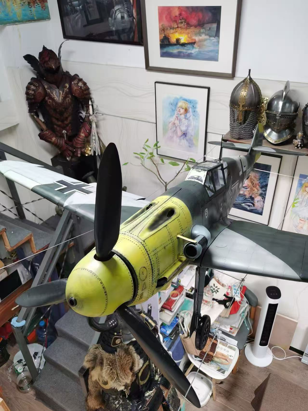 Pre-Order BF-109G-6 1/6 Scale Museum Display Cockpit Scene Hartmann / Galland Tribute Edition