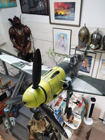 Pre-Order BF-109G-6 1/6 Scale Museum Display Cockpit Scene Hartmann / Galland Tribute Edition