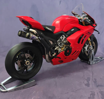 1/6 Ducati V4 Matte Red Motorcycle Resin Model | Over 310 Parts | 288-Link Metal Chain | Pre-order Available