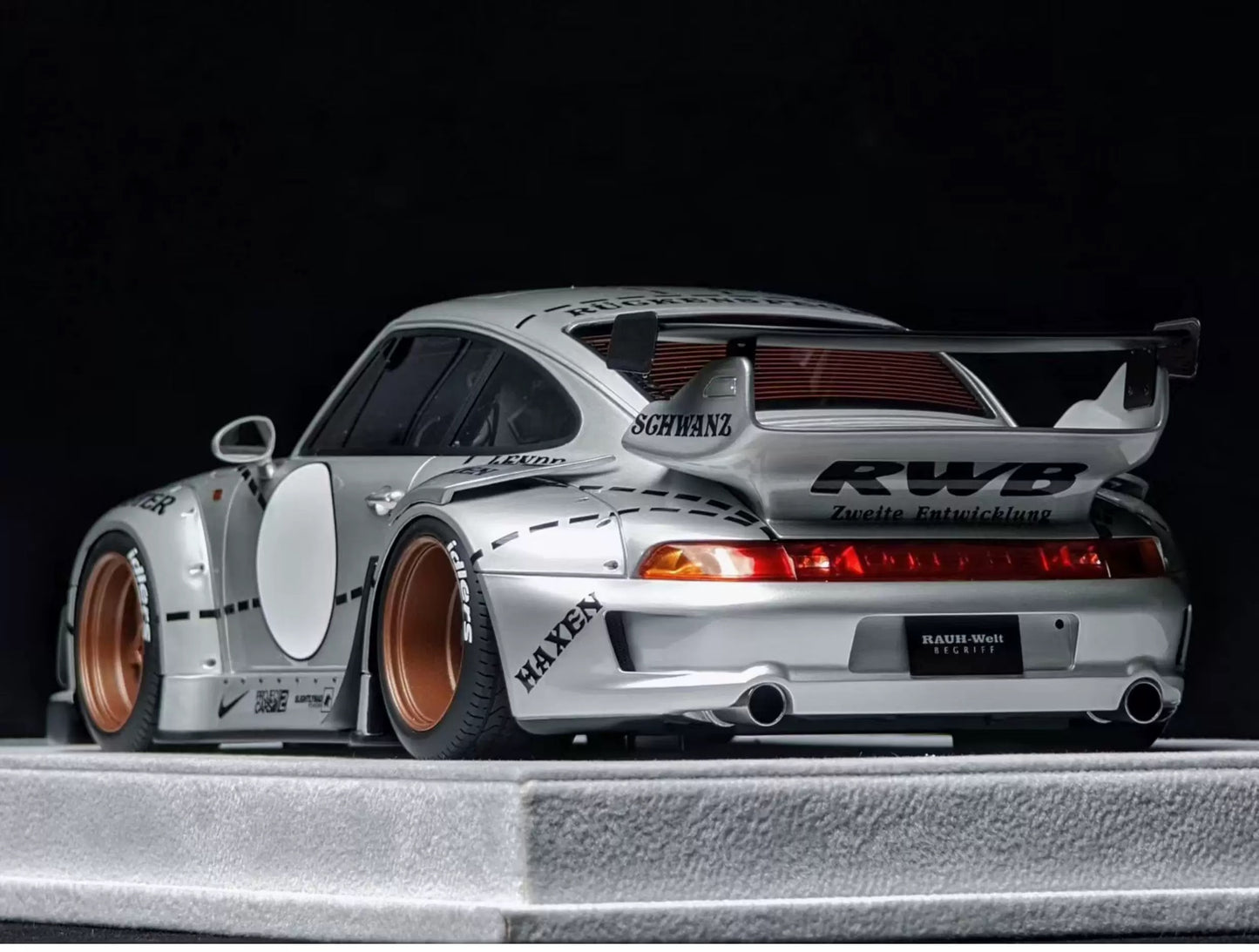 FuelMe 1/18 Porsche 993 RWB “Silver Pig” Resin Model