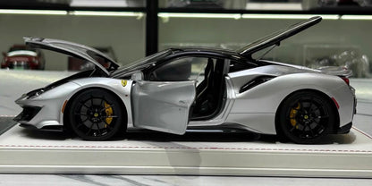 DM DinoModel 1/18 Ferrari 488 Pista Fully Open Resin Silver No.01