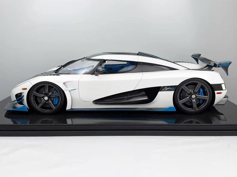 Frontiart 1/8 Koenigsegg Agera RS1 Pearl White Resin Model