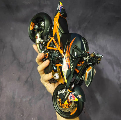 1/6 KTM1290 Super Duke Custom Motorcycle Model – Black & Orange – Pre-order