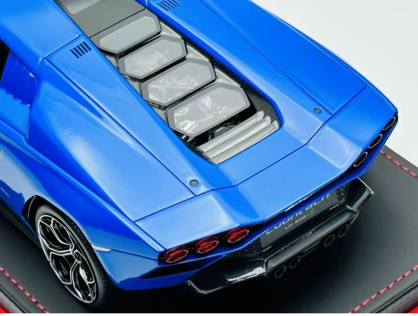 MR 1/18 Lamborghini Countach LPI 800-4 Blue Resin Model